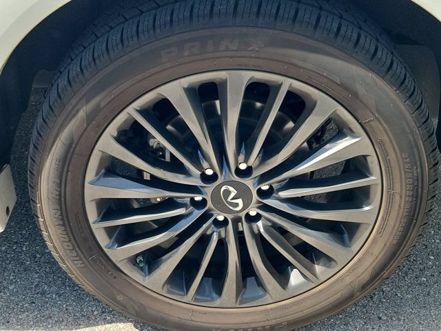 Used 2024 INFINITI QX80 Sensory AWD/4WD image 9