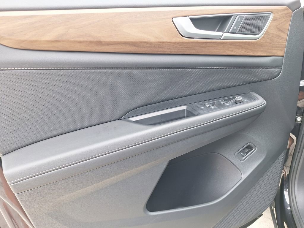 Used 2025 Volkswagen Atlas SE FWD image 35