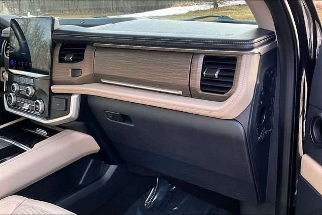 Used 2024 Ford Expedition Max Limited image 16