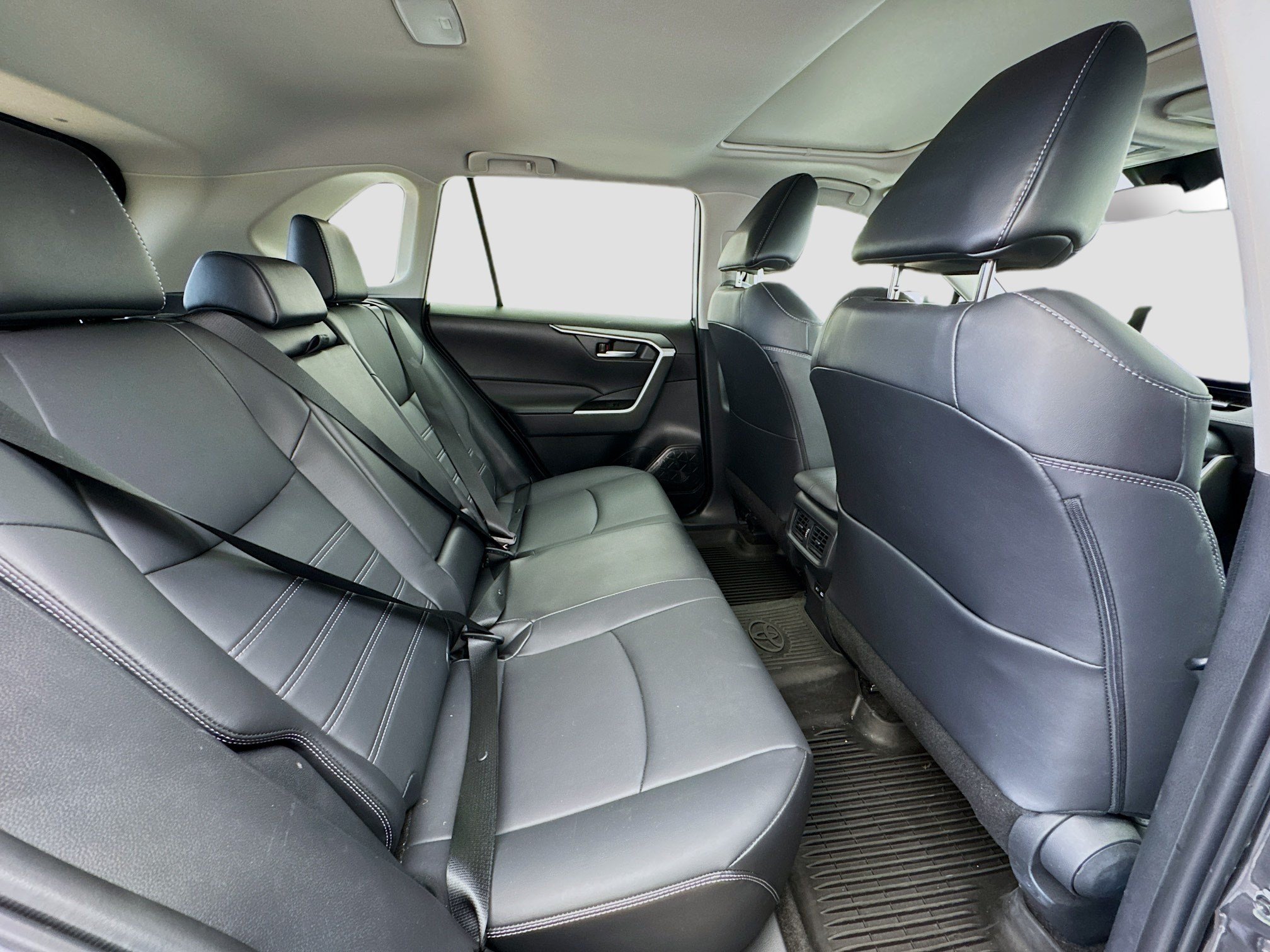 Used 2023 Toyota RAV4 XLE Premium FWD image 19