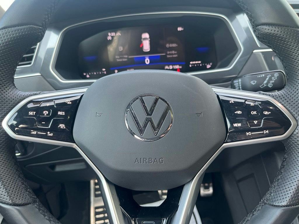 Certified 2024 Volkswagen Tiguan SE R-Line AWD/4WD image 23