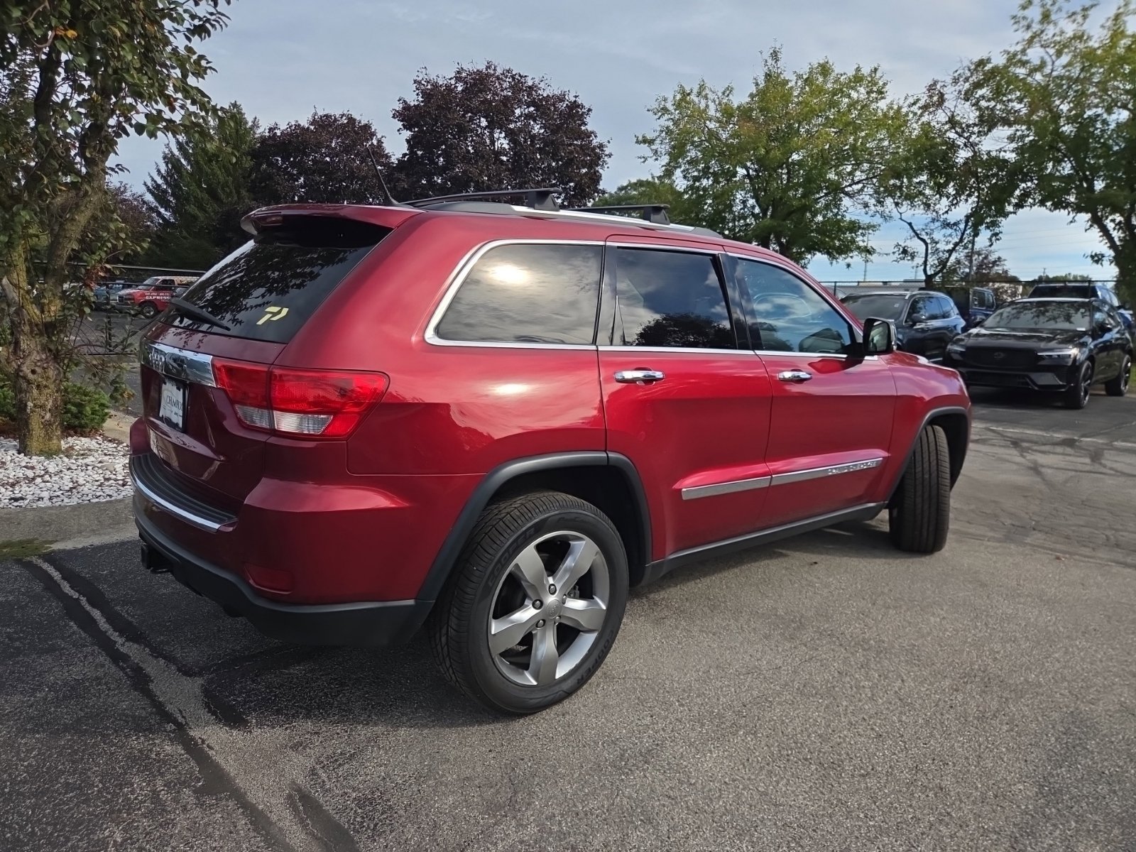 Used 2013 Jeep Grand Cherokee Overland AWD/4WD image 8