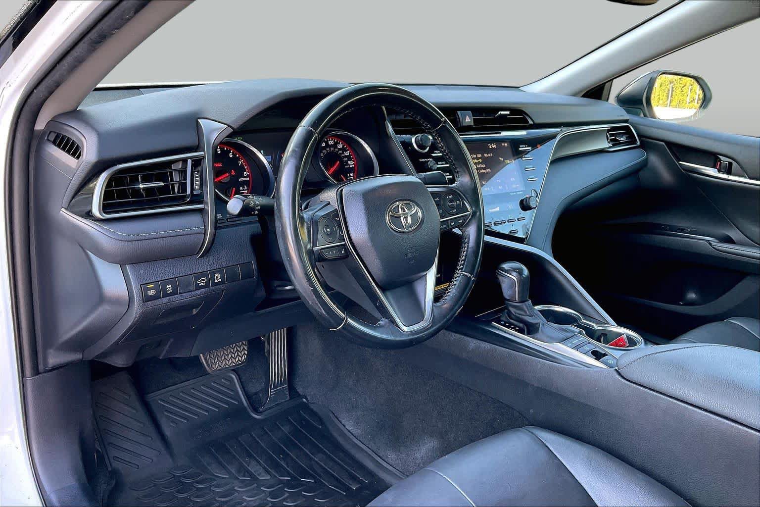 Used 2020 Toyota Camry XSE FWD image 18