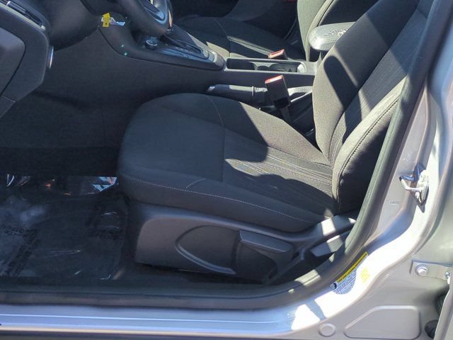 Used 2015 Ford Focus SE FWD image 12