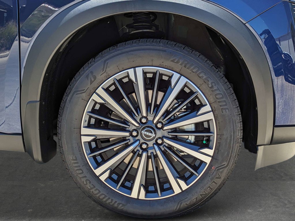 New 2026 Nissan Pathfinder Platinum FWD image 9