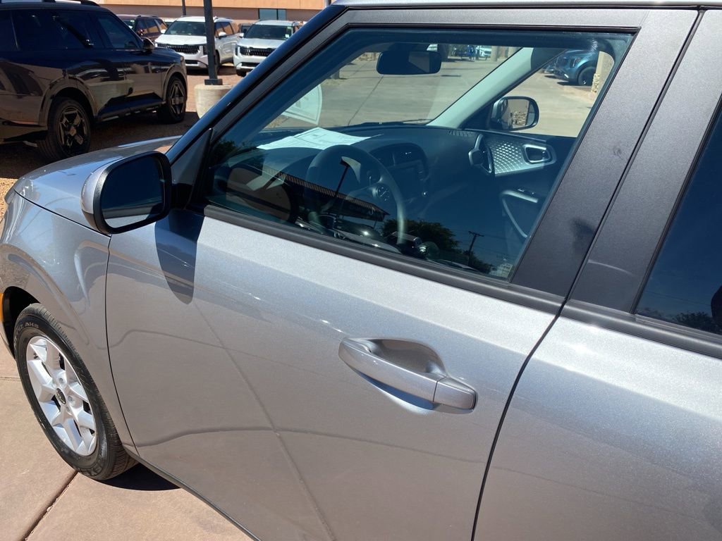 Certified 2025 Kia Soul LX image 16