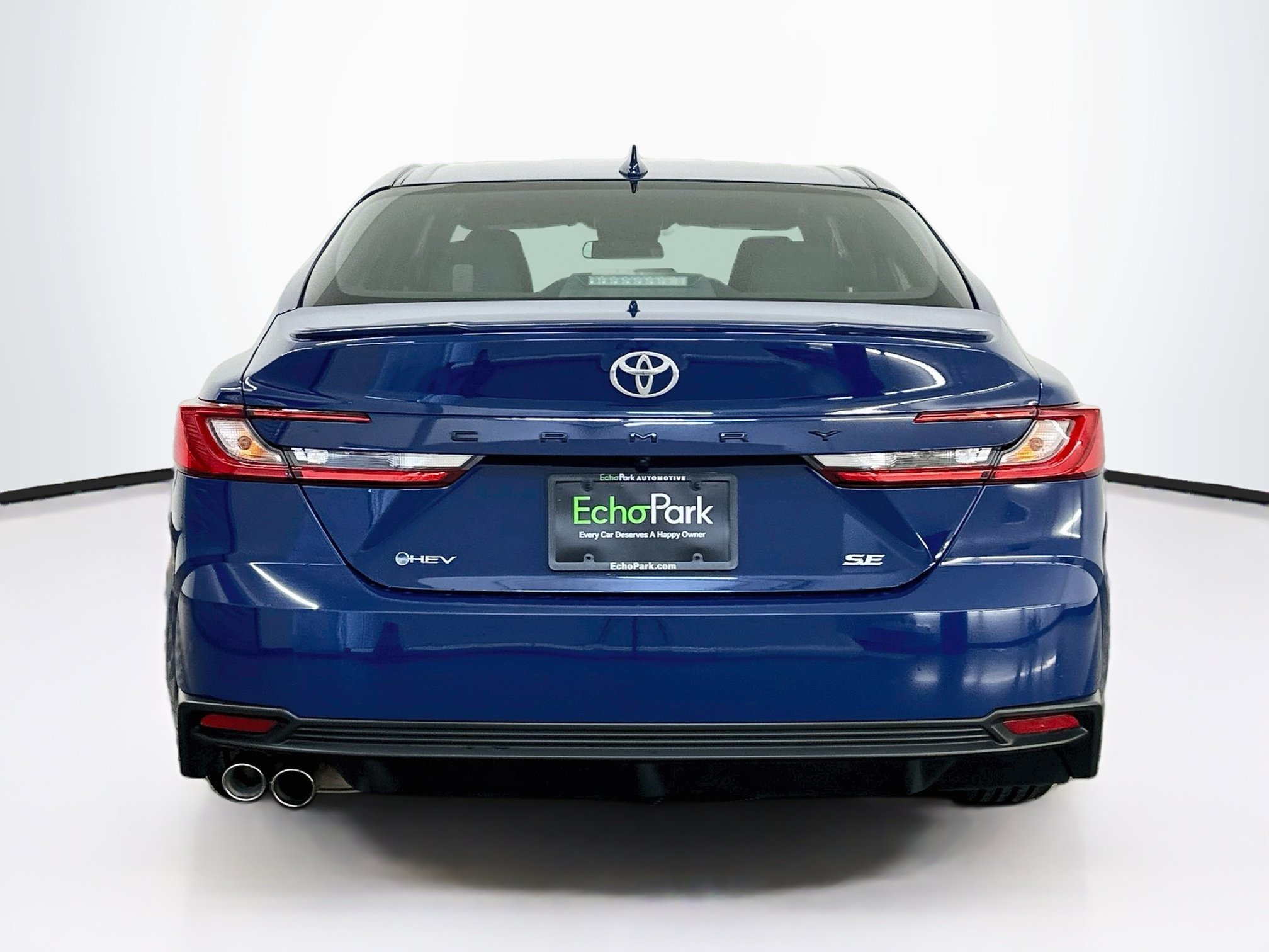 Used 2025 Toyota Camry SE FWD image 7