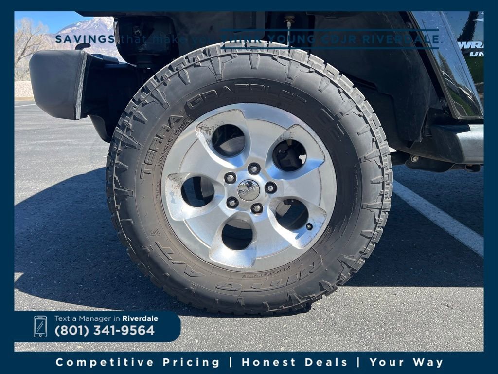 Used 2013 Jeep Wrangler Unlimited Sahara w/ Connectivity Group image 11