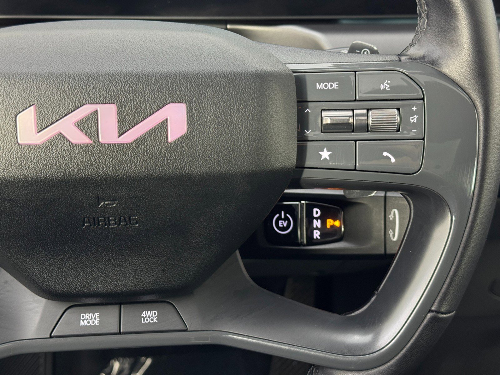 Used 2024 Kia EV9 Land image 24