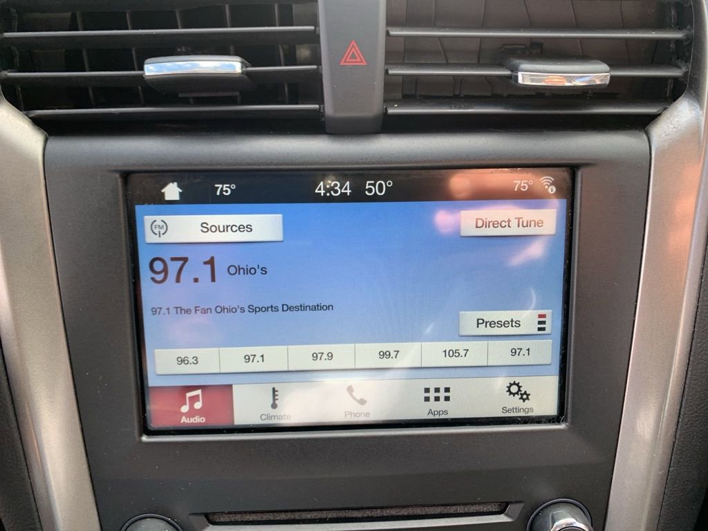 Used 2018 Ford Fusion SE w/ Fusion SE Technology Package image 24