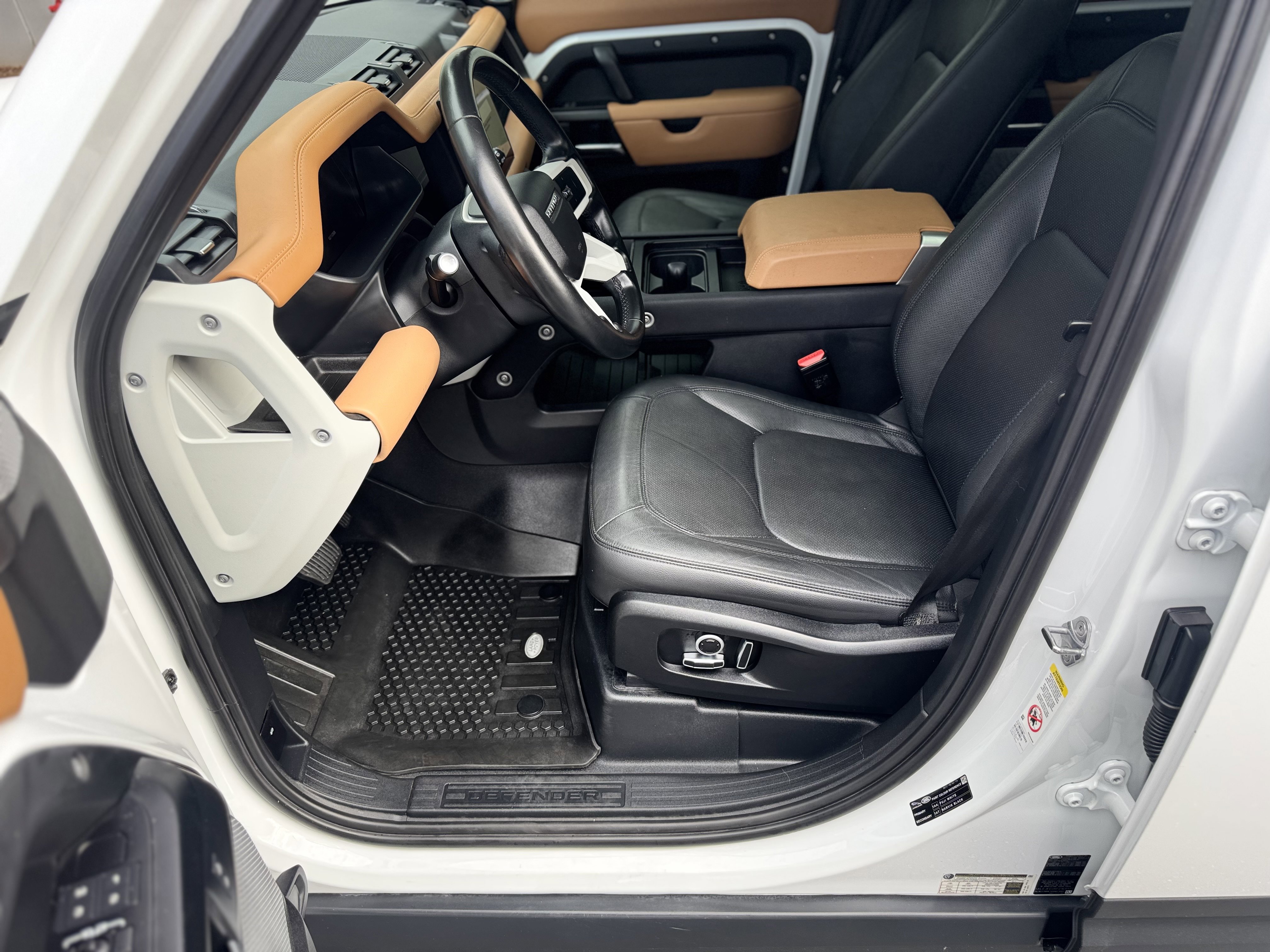 Used 2023 Land Rover Defender 130 S image 7