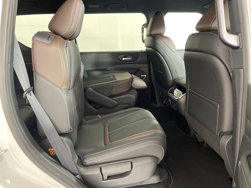 New 2026 Nissan Armada SL w/ Captain's Chari Seat Package image 43