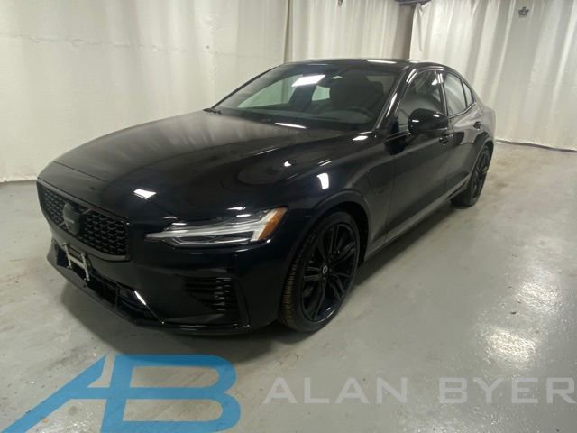 Used 2025 Volvo S60 T8 Ultra image 1