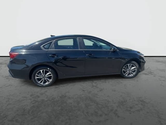 Used 2023 Kia Forte LXS FWD image 10