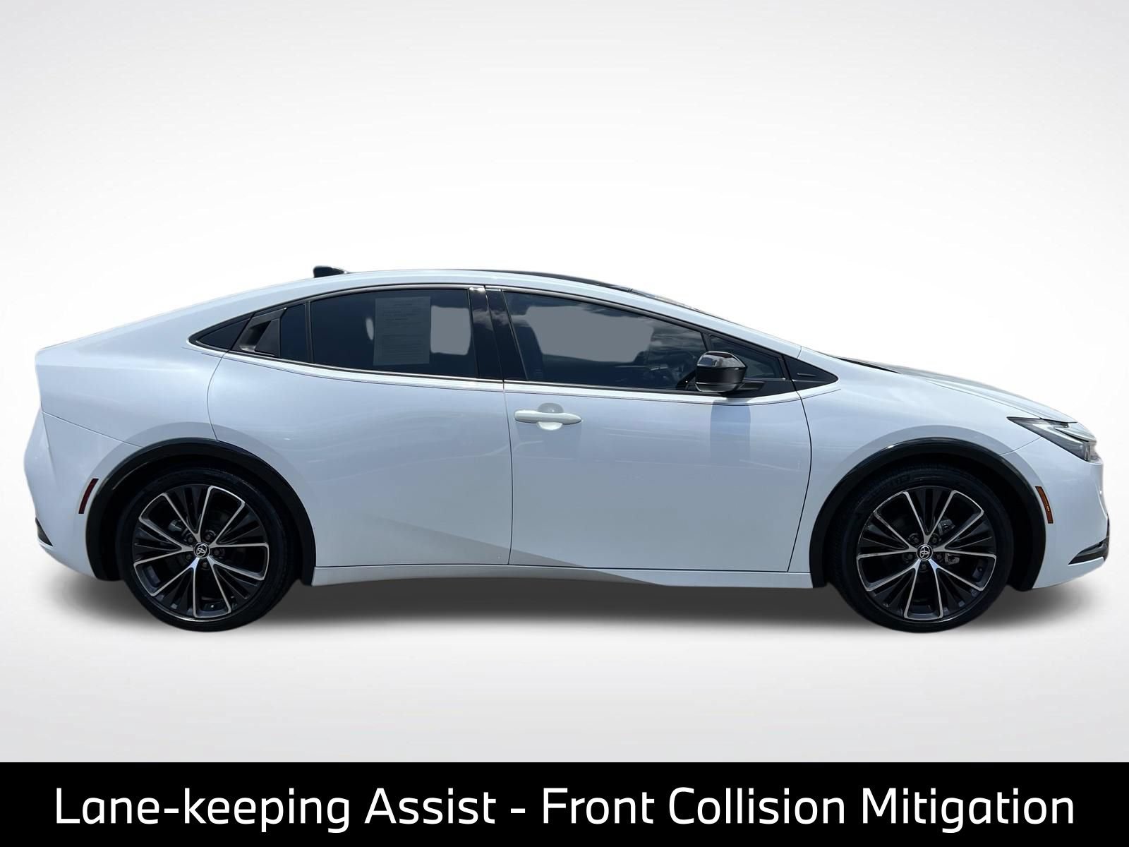 Used 2025 Toyota Prius Limited FWD image 11