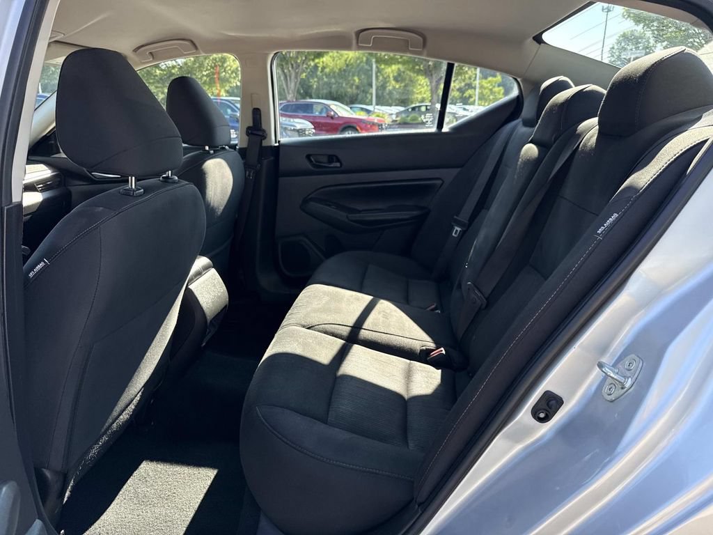 Used 2024 Nissan Altima 2.5 SV FWD image 18