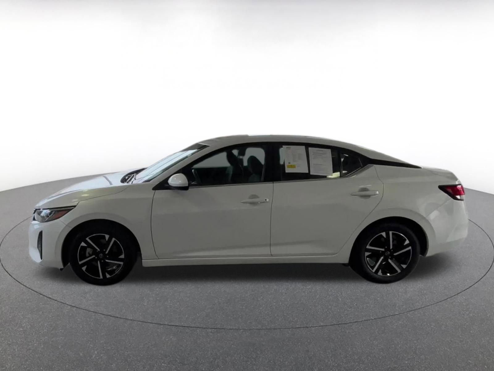 Used 2024 Nissan Sentra SV FWD image 11