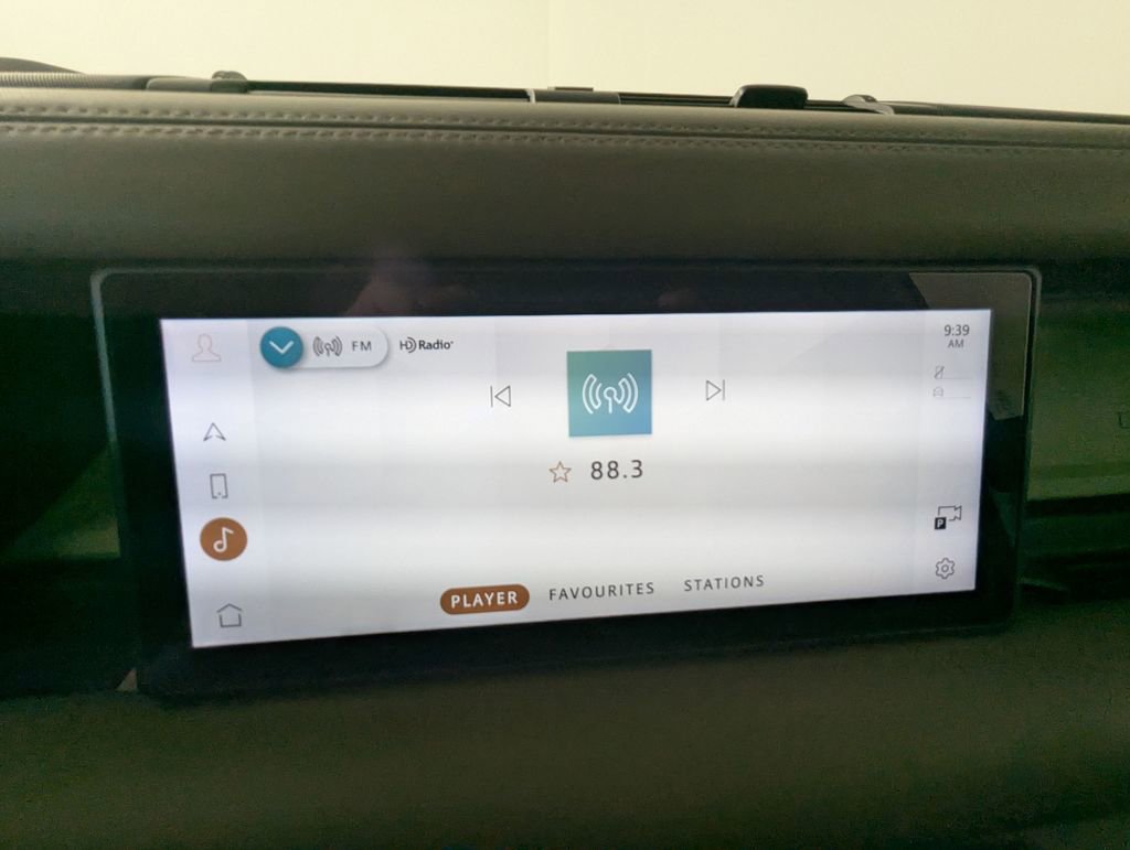 Used 2020 Land Rover Defender 110 HSE image 11