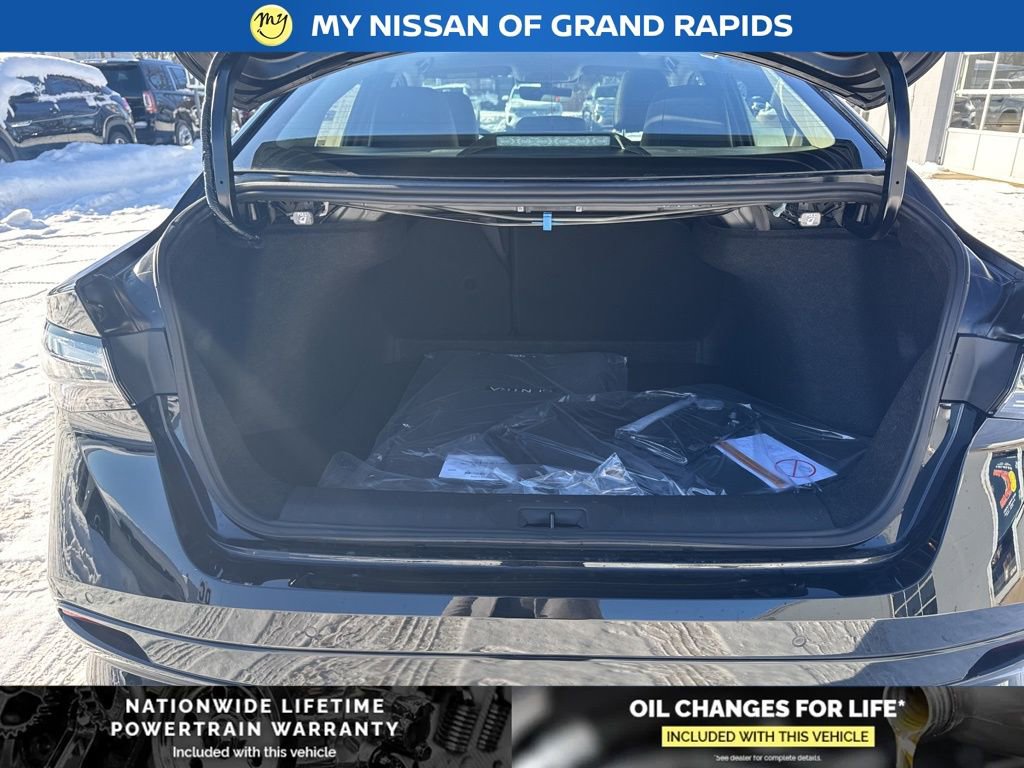 New 2026 Nissan Sentra SR w/ SR Premium Package image 18