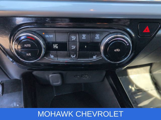 Used 2025 Chevrolet Trax LT w/ LT Convenience Package image 18