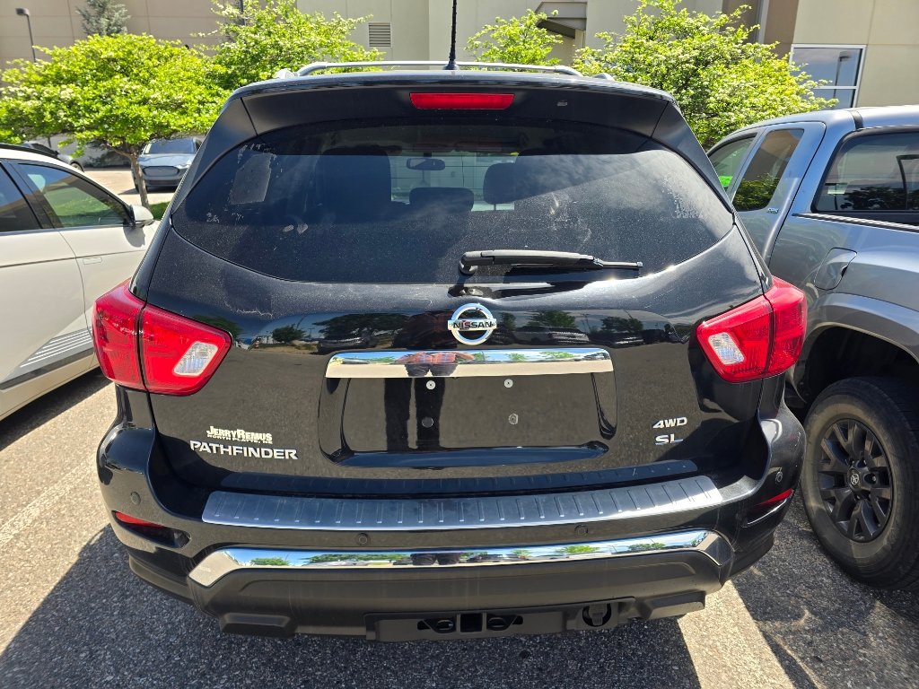 Used 2018 Nissan Pathfinder SL w/ Cargo Package AWD/4WD image 12