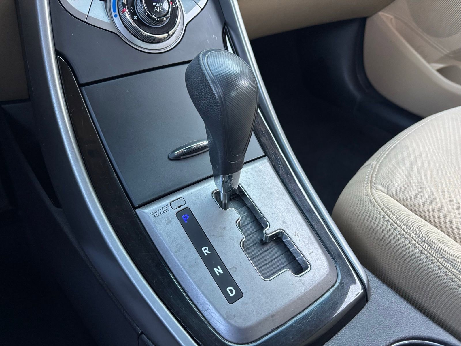 Used 2013 Hyundai Elantra GLS w/ Preferred Pkg image 22