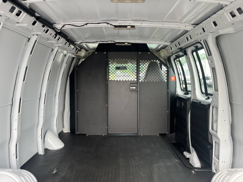 New 2026 Chevrolet Express 3500 w/ Driver Convenience Package RWD image 7