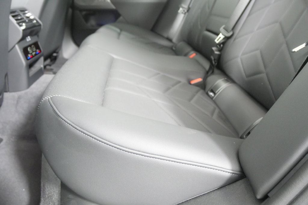 Used 2027 BMW 530i RWD image 17