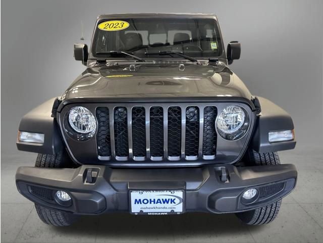 Used 2023 Jeep Gladiator Sport AWD/4WD image 6