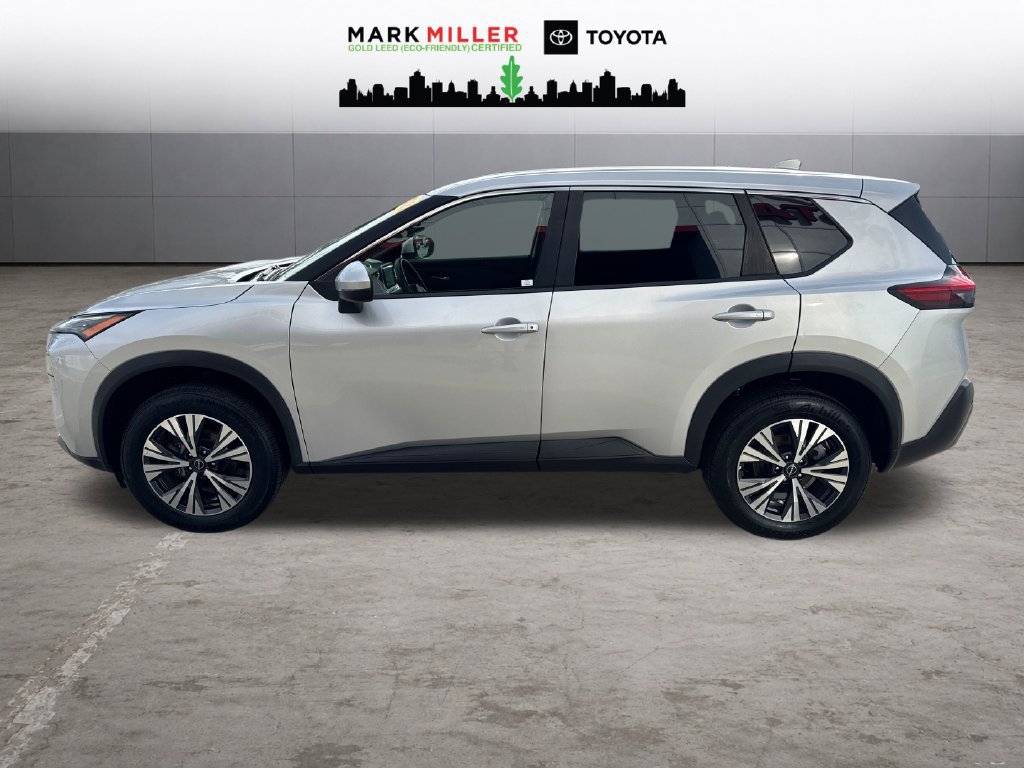 Used 2022 Nissan Rogue SV AWD/4WD image 2