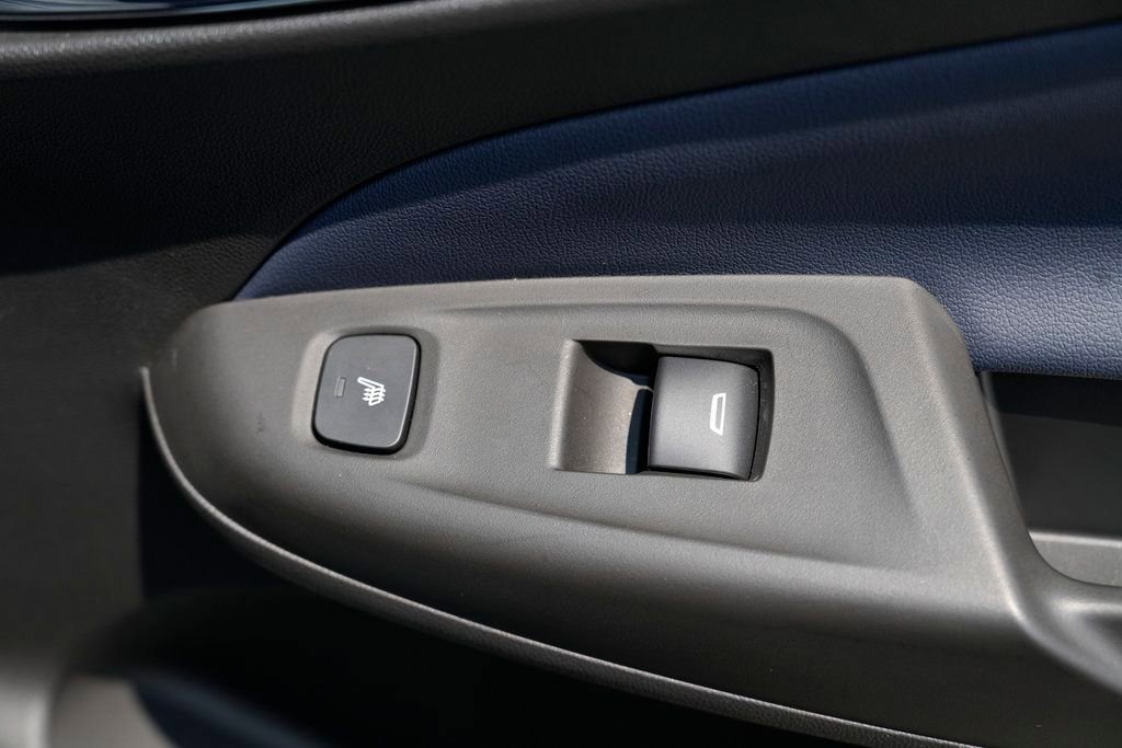 Used 2022 Chevrolet Bolt EUV Premier image 35