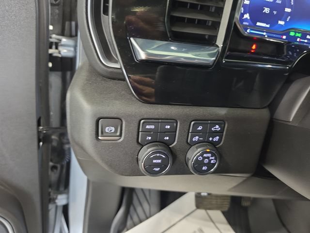 Used 2024 Chevrolet Silverado 1500 LTZ AWD/4WD image 19