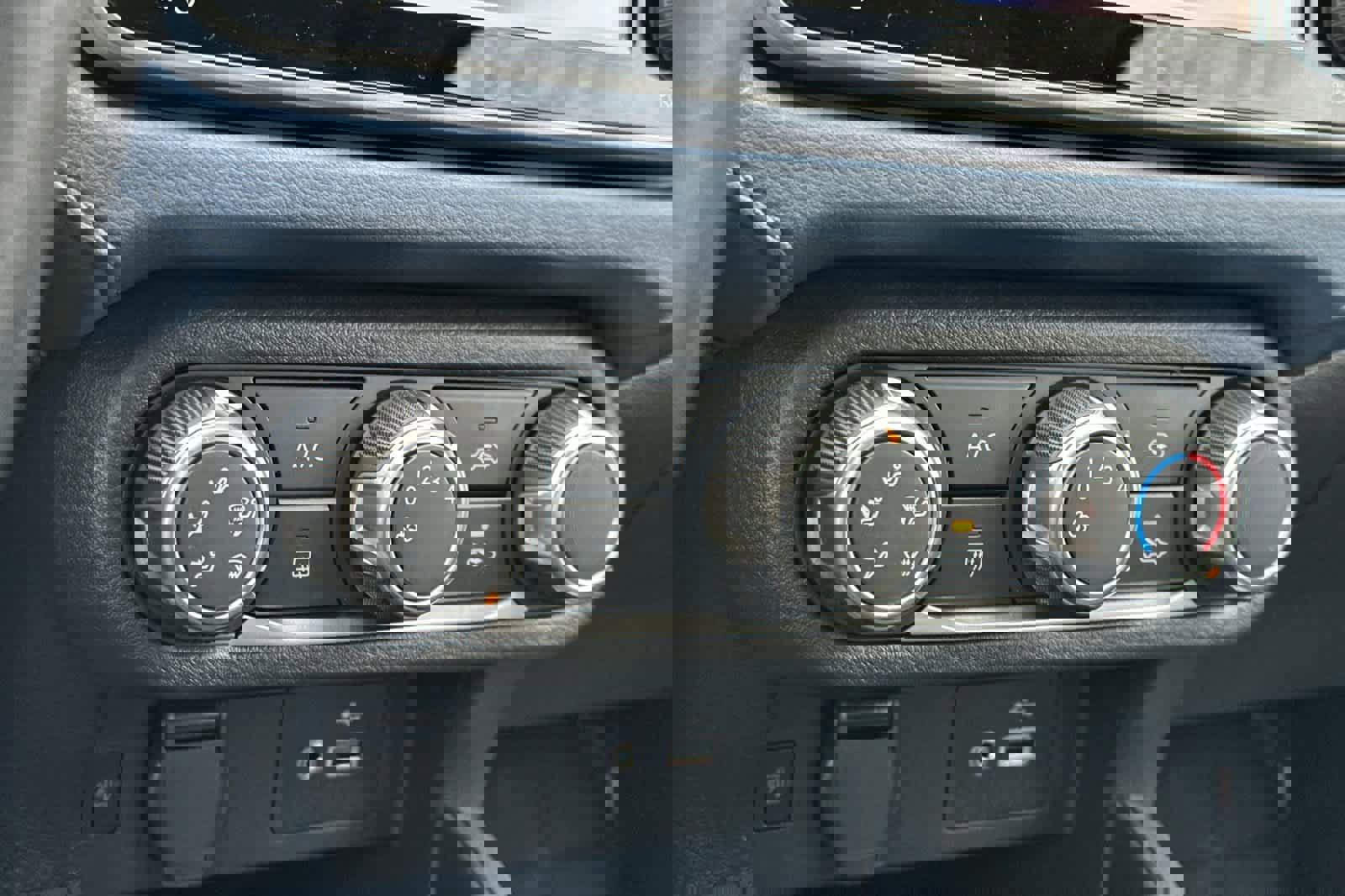 New 2025 Nissan Versa SV w/ Trunk Package image 19