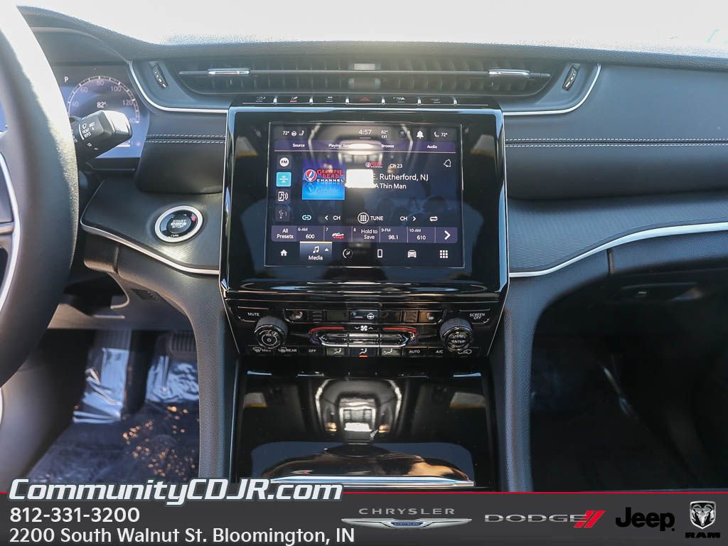 New 2025 Jeep Grand Cherokee Laredo X w/ Luxury Tech Group I image 13