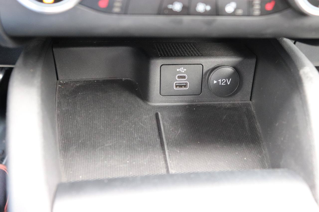 Used 2025 Ford Escape ST-Line Select AWD/4WD image 35