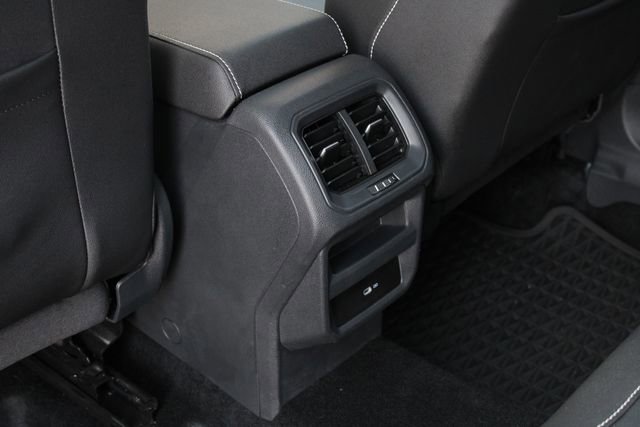 Used 2024 Volkswagen Taos SEL AWD/4WD image 23