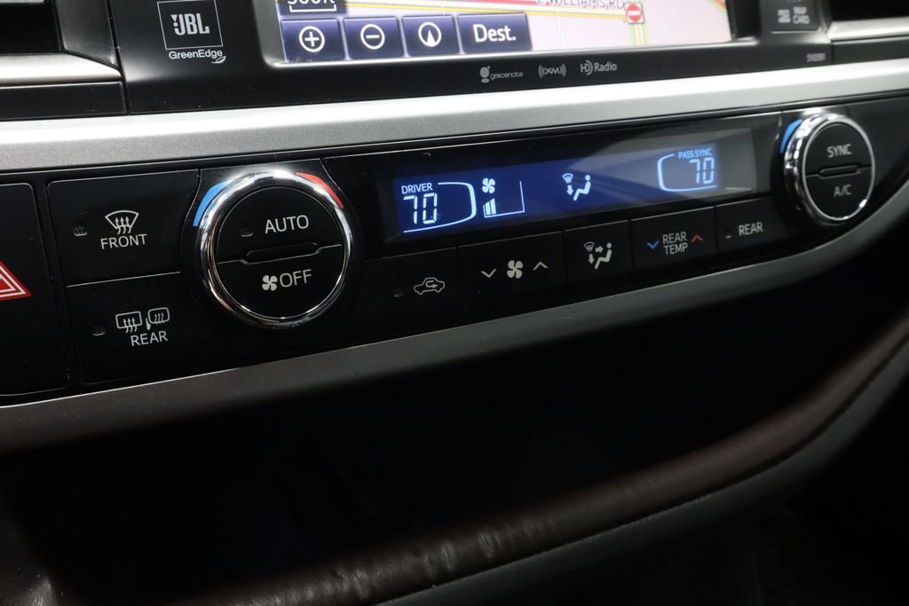 Used 2019 Toyota Highlander Limited AWD/4WD image 32