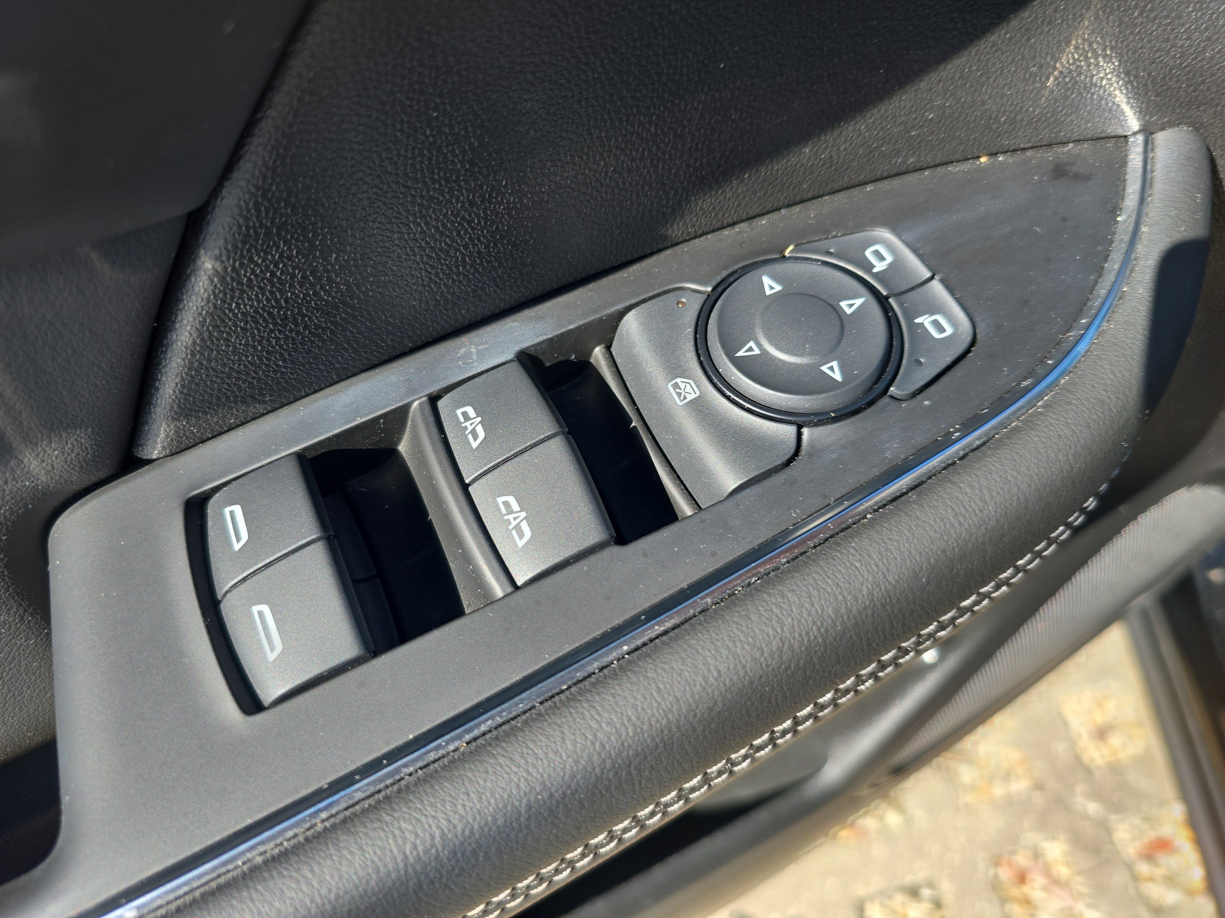 Used 2023 Buick Envision Essence image 18