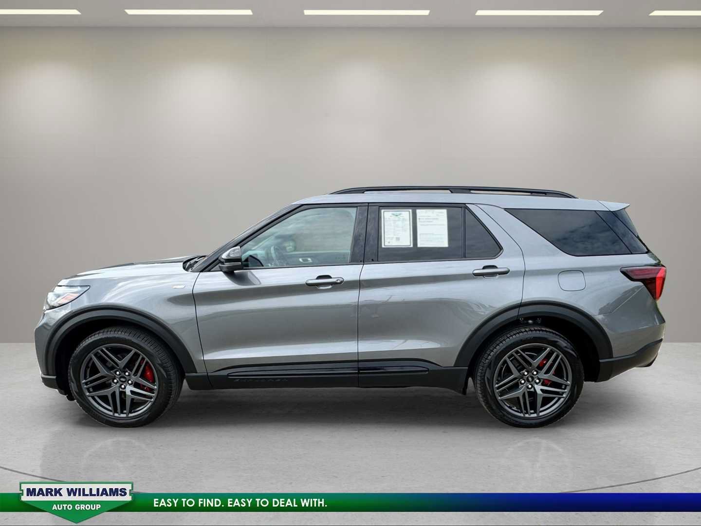 Used 2025 Ford Explorer ST-Line w/ ST-Line Street Pack AWD/4WD image 12