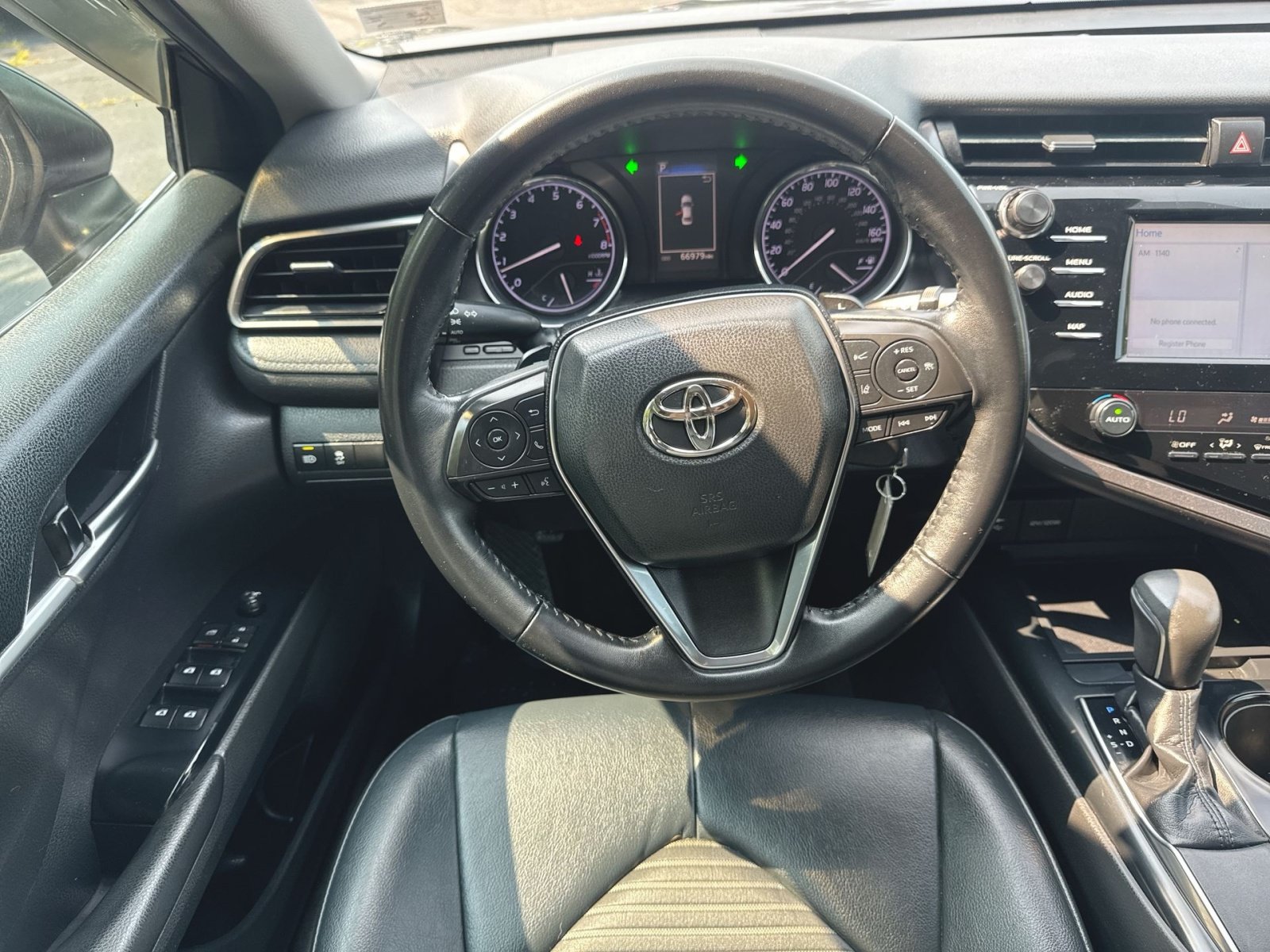 Used 2019 Toyota Camry SE FWD image 11