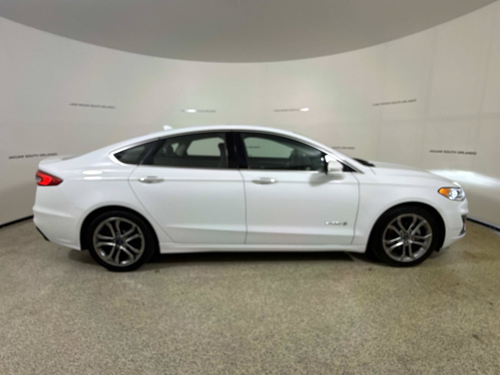 Used 2019 Ford Fusion Titanium FWD image 6