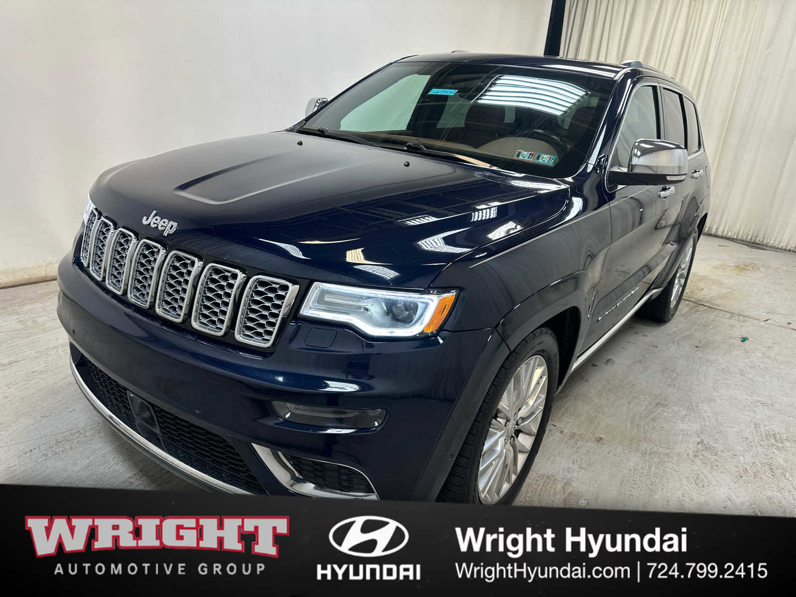 Used 2017 Jeep Grand Cherokee Summit AWD/4WD image 3
