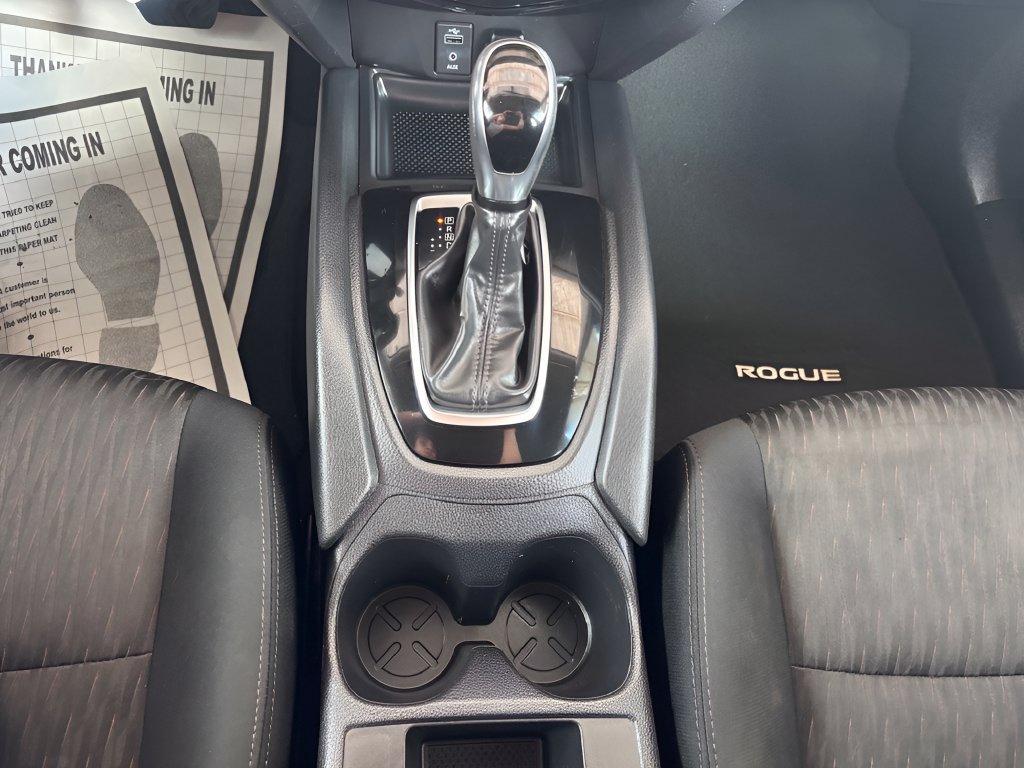 Used 2017 Nissan Rogue S FWD image 18