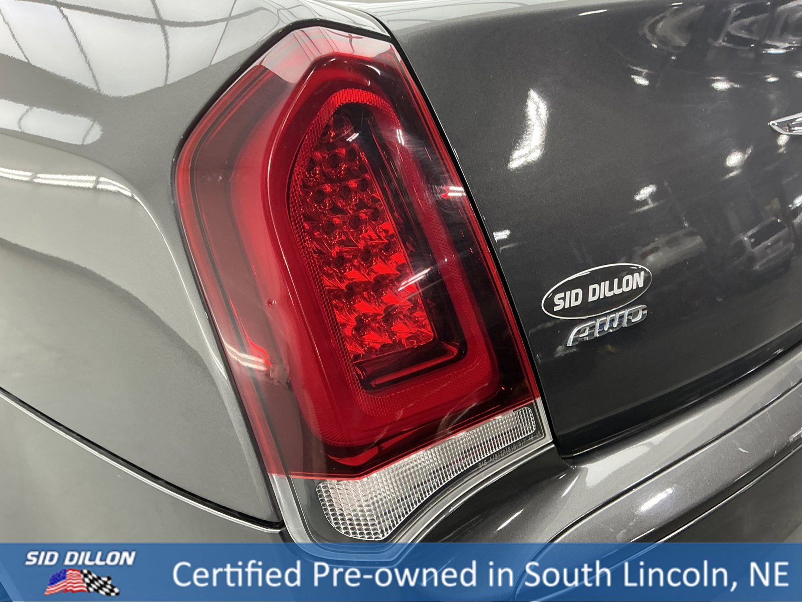 Used 2018 Chrysler 300 S image 22