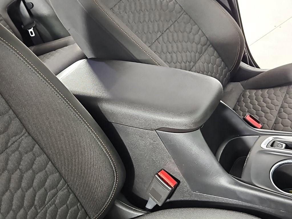 Used 2019 Chevrolet Equinox LT image 16