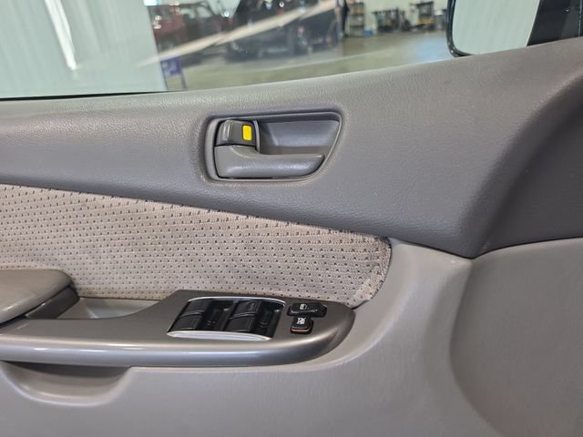 Used 2007 Toyota Sienna LE w/ LE Pkg 2 FWD image 19