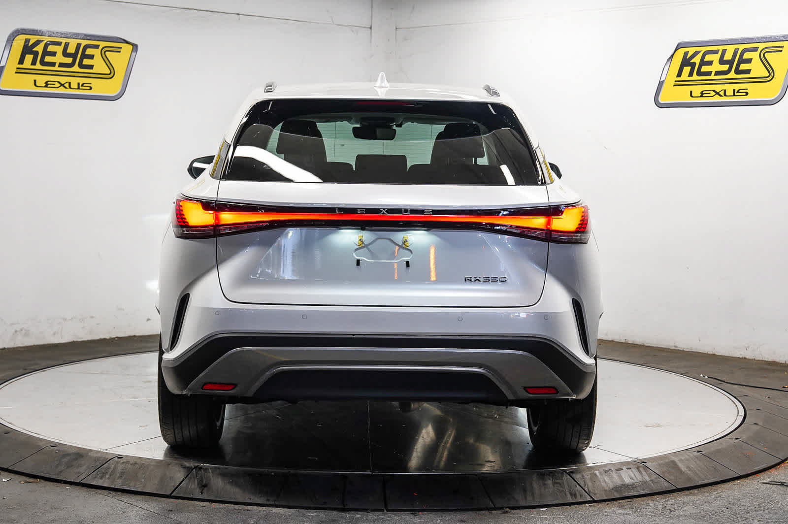 Used 2024 Lexus RX 350 Premium Plus w/ Accessory Package (Z1) FWD image 3