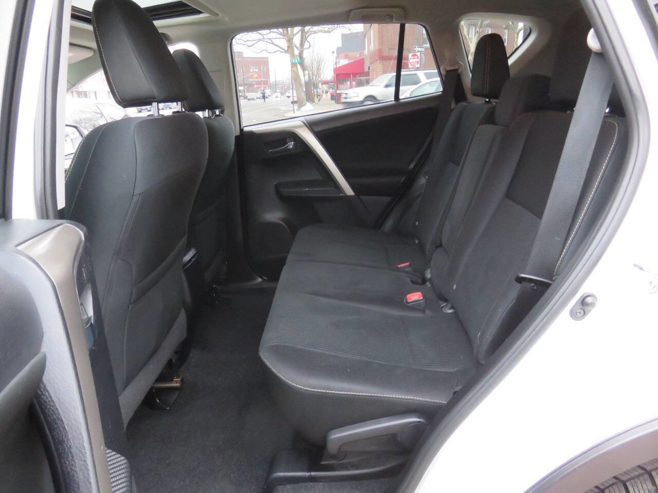Used 2014 Toyota RAV4 XLE image 19