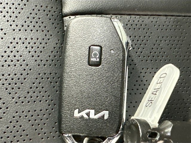 Used 2023 Kia Sorento SX image 18