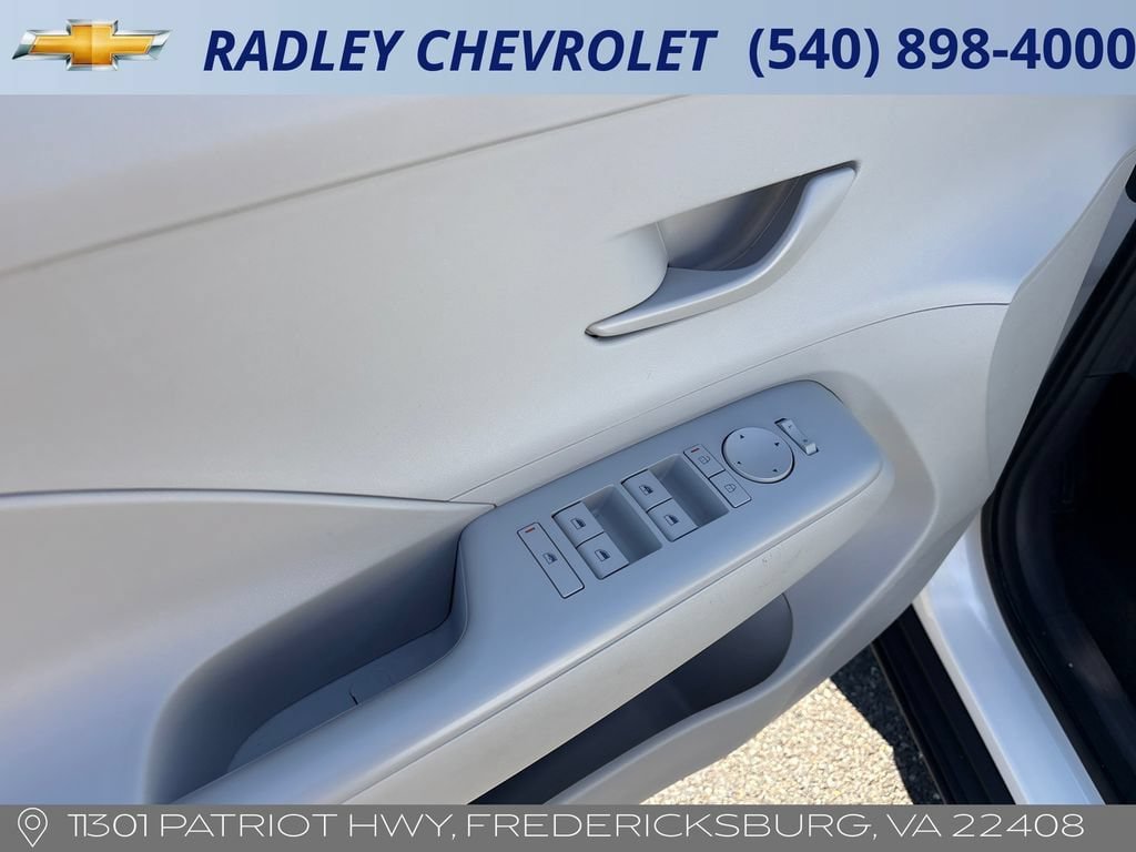 Used 2025 Hyundai Kona SEL FWD image 5